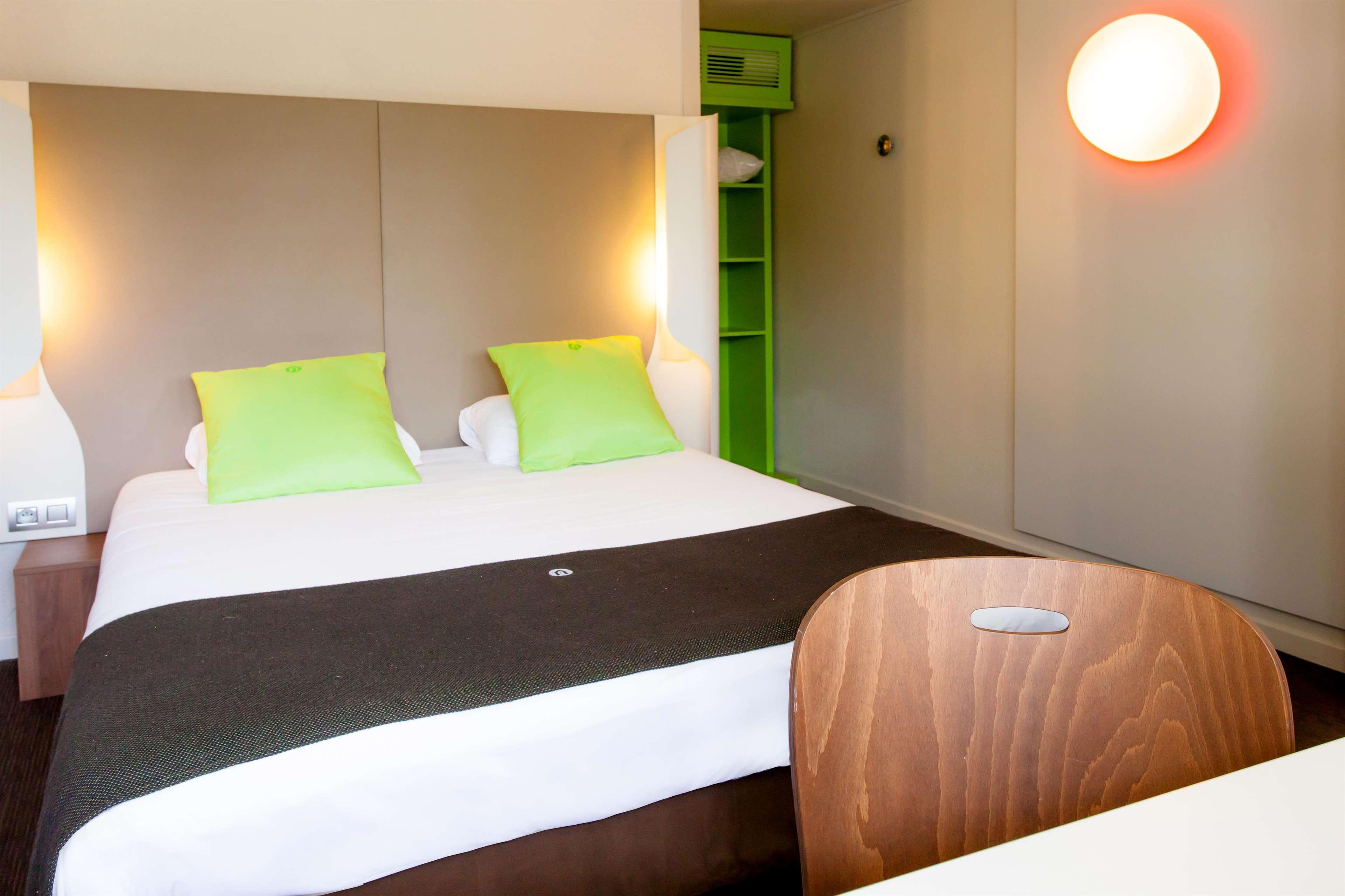 Campanile Angers Ouest - Beaucouze Hotel Bagian luar foto