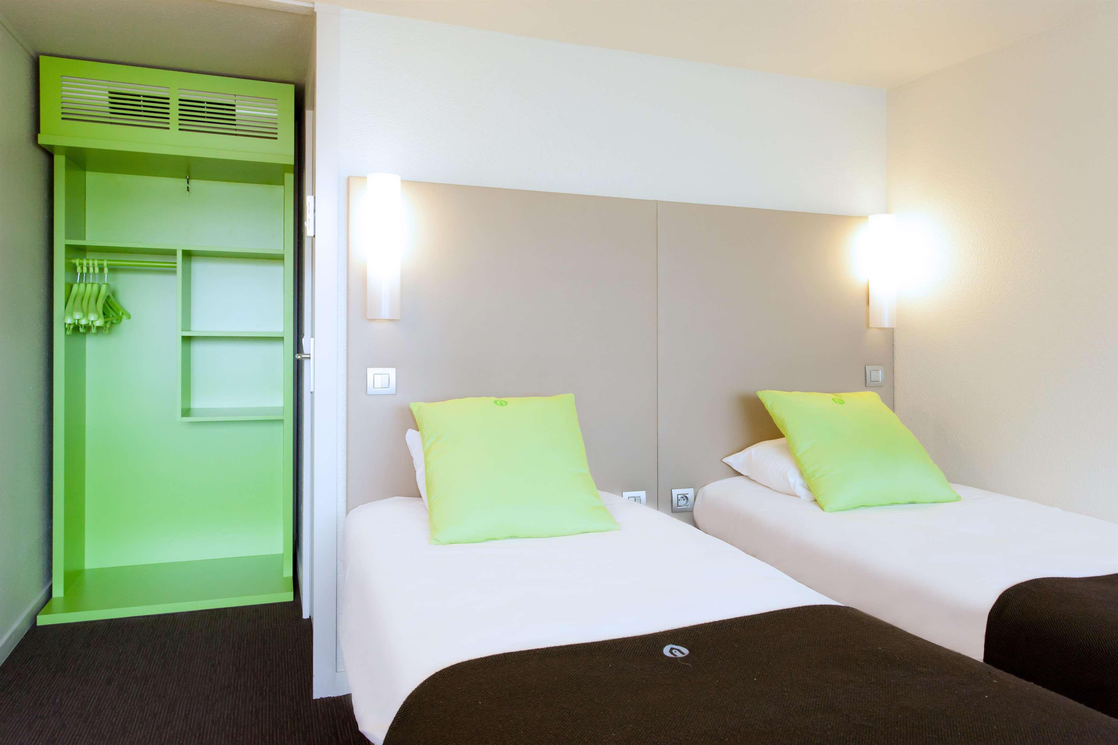 Campanile Angers Ouest - Beaucouze Hotel Bagian luar foto