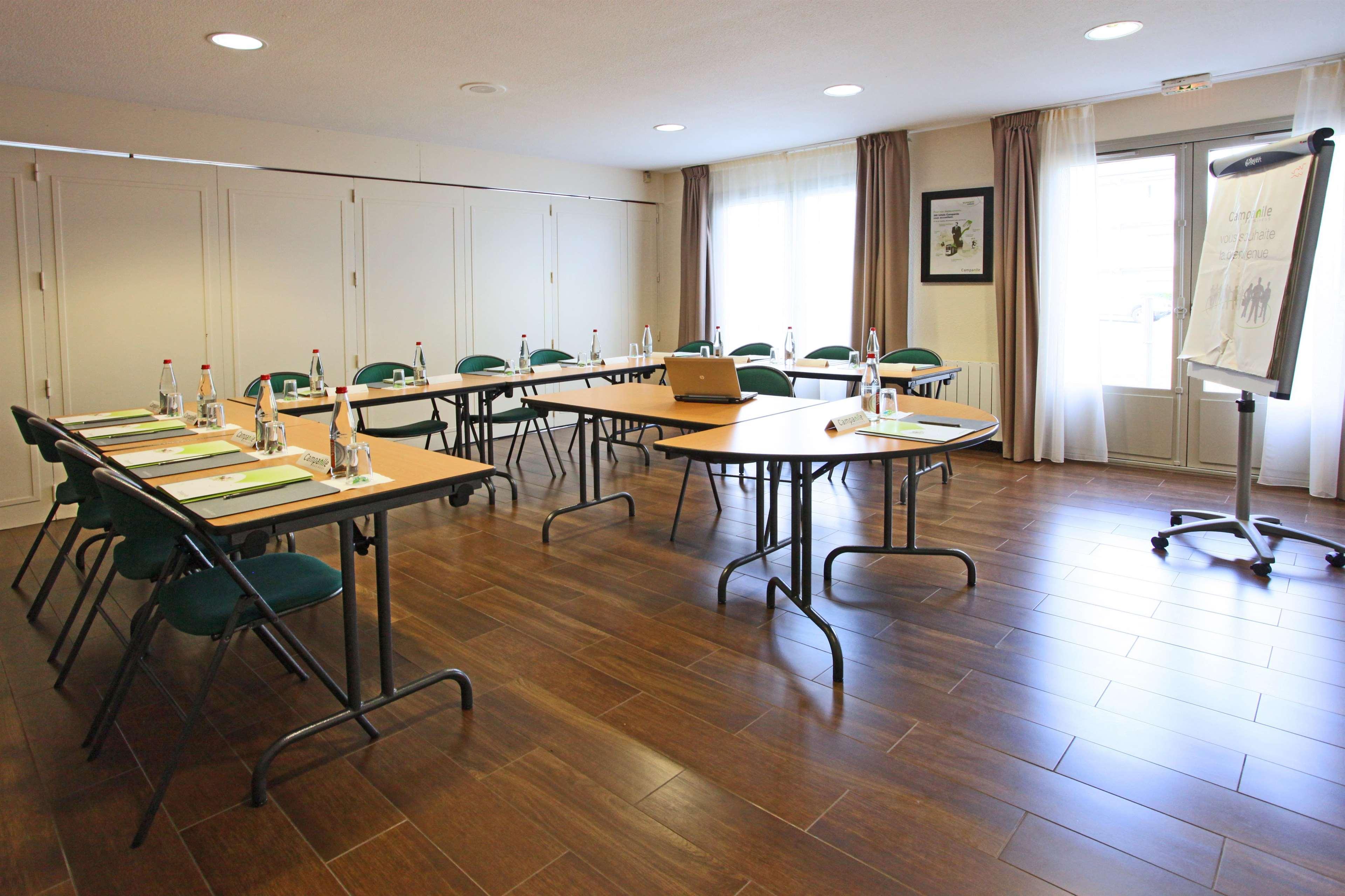 Campanile Angers Ouest - Beaucouze Hotel Bagian luar foto