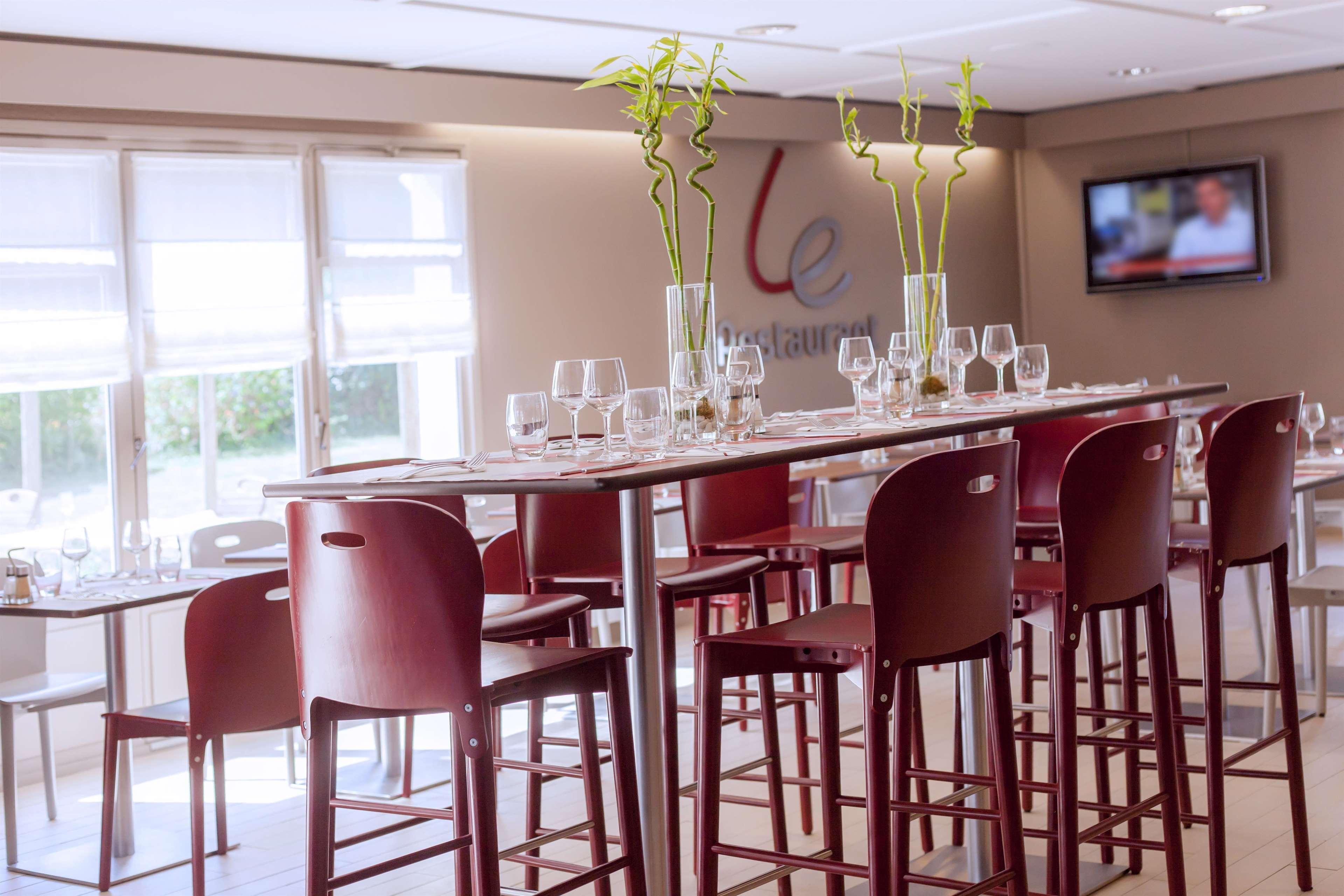 Campanile Angers Ouest - Beaucouze Hotel Bagian luar foto