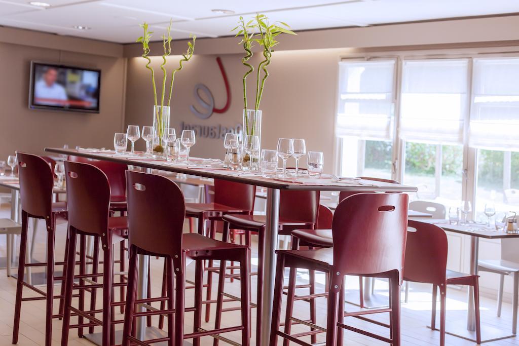Campanile Angers Ouest - Beaucouze Hotel Bagian luar foto