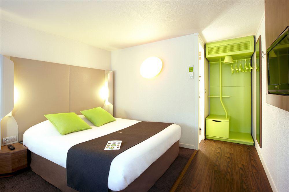 Campanile Angers Ouest - Beaucouze Hotel Ruang foto